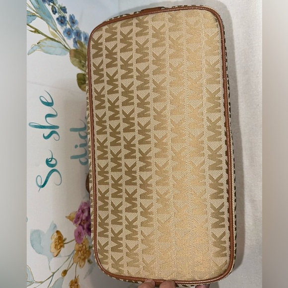 MICHAEL KORS NWT Jet Set Grab Bag Jacquard MK Signature Tote - Picture 11 of 12